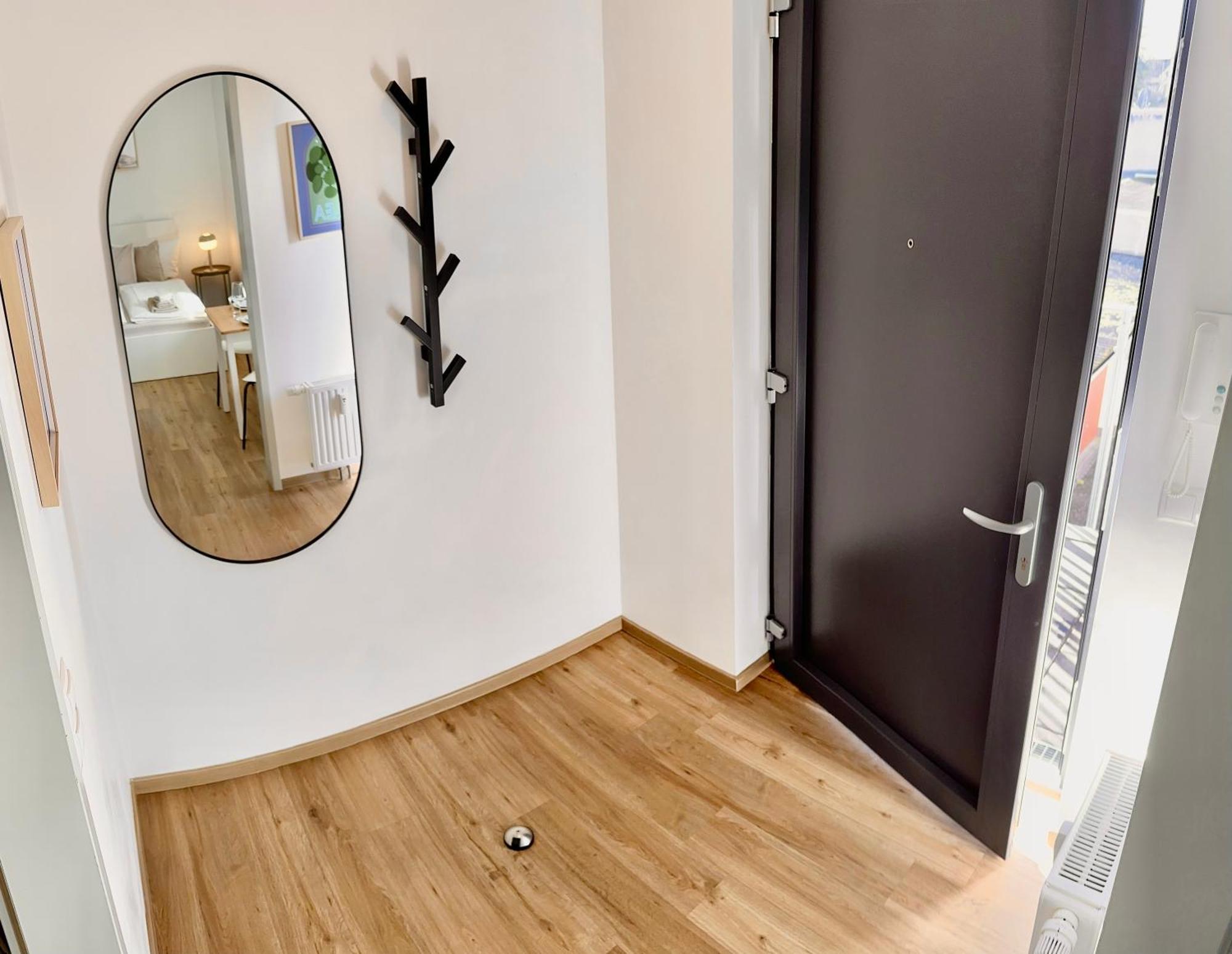 Stylisches Studio Mit Privatem Stellplatz Wenige Minuten Von Der Innenstadt & Mosel Koblenz  Luaran gambar
